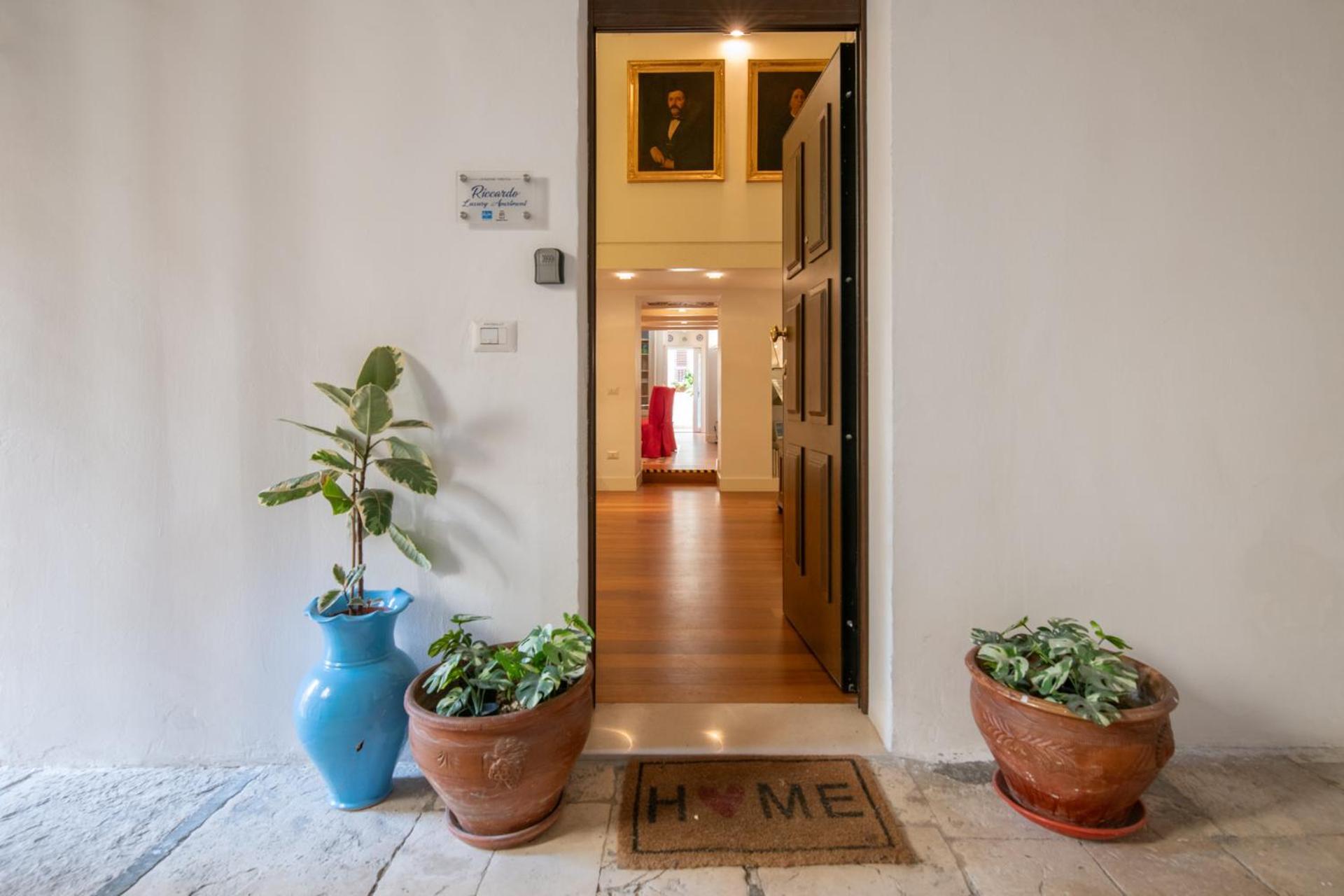 Riccardo Luxury Apartment Bari Eksteriør billede